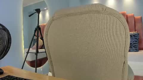 Snapshot of lou_rosse chatting on June 23, 2026, 7:23 pm Lou Rosse online show from June 23, 2026, 7:23 pm