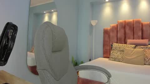 Snapshot of lou_rosse chatting on July 29, 2026, 7:23 pm Lou Rosse online show from July 29, 2026, 7:23 pm