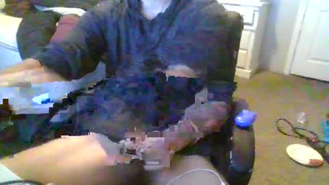 Snapshot of loudini_ chatting on December 5, 2024, 5:04 am lewyay online show from December 5, 2024, 5:04 am