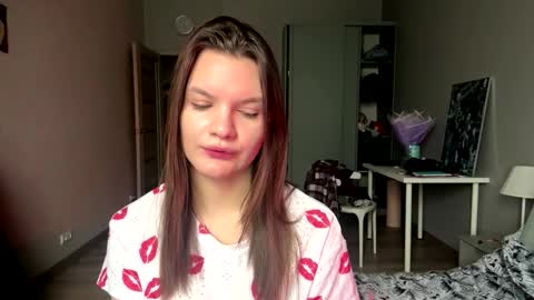 Snapshot of louiehomza chatting on December 1, 2025, 9:25 am Alina online show from December 1, 2025, 9:25 am