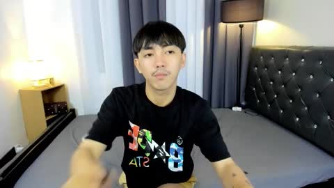 Snapshot of louieismy_name chatting on October 9, 2025, 8:01 am ignot ursh online show from October 9, 2025, 8:01 am