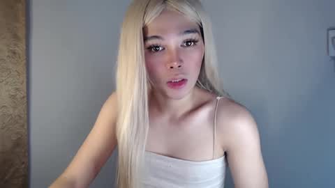 louilalicious online show from March 5, 2025, 6:44 am