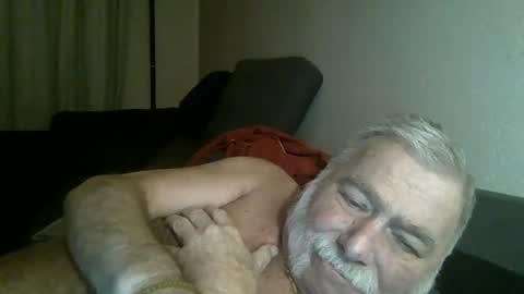 louis_chokdee online show from December 5, 2024, 7:28 pm