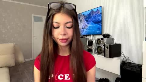 Flora online show from March 14, 2026, 11:15 am