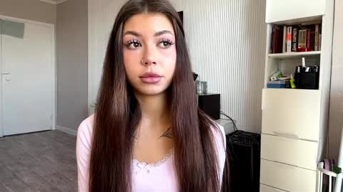 Flora online show from April 2, 2026, 7:28 am