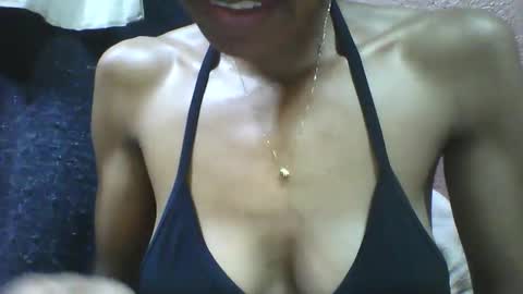 lovaelisa online show from December 23, 2025, 6:33 am