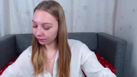 love bella  online show from December 2, 2025, 12:16 am