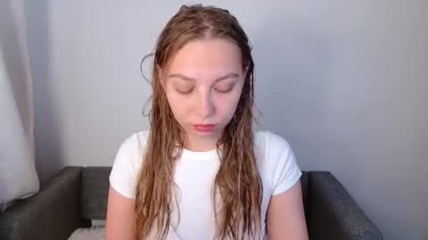 love bella  online show from June 30, 2026, 11:50 pm