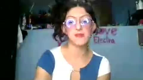 Snapshot of love_electra chatting on June 30, 2026, 12:11 am love_electra online show from June 30, 2026, 12:11 am