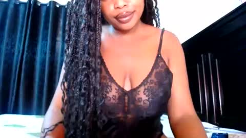 Snapshot of love_niahh chatting on July 1, 2026, 12:29 pm niahh online show from July 1, 2026, 12:29 pm