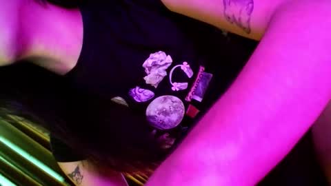 Seren online show from November 7, 2025, 5:18 am