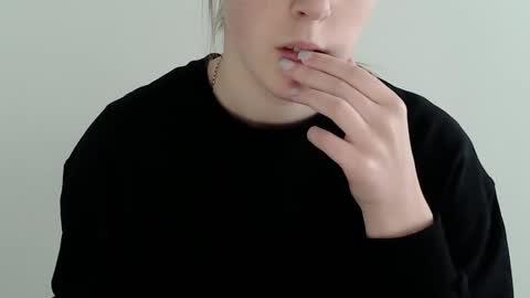 Vivian online show from November 4, 2025, 10:25 am