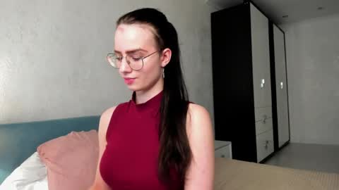 Elisabette online show from April 1, 2026, 9:10 am