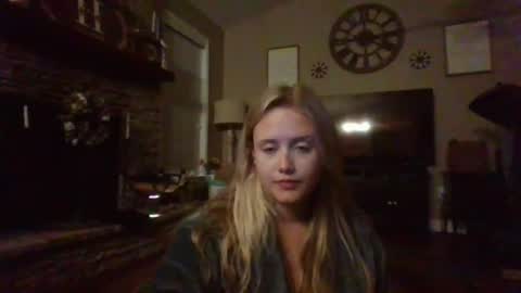 Snapshot of loveclaireelise chatting on August 8, 2026, 8:16 am loveclaireelise online show from August 8, 2026, 8:16 am
