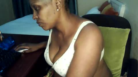 loveedee4 online show from May 20, 2026, 5:57 am