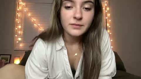 Snapshot of lovefromrose1 chatting on June 2, 2026, 3:08 am Olivia Rose online show from June 2, 2026, 3:08 am