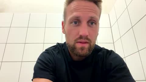 Snapshot of lovefuesse chatting on September 12, 2025, 10:04 am lovefuesse online show from September 12, 2025, 10:04 am