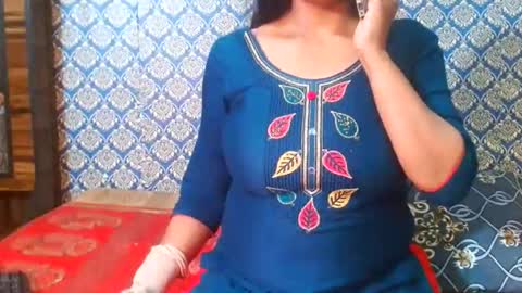 Snapshot of lovefunnitya chatting on February 13, 2026, 2:57 pm Divya online show from February 13, 2026, 2:57 pm