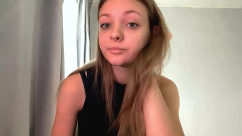 Ella online show from October 21, 2025, 6:03 am