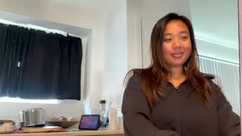 Love online show from December 1, 2024, 7:36 pm