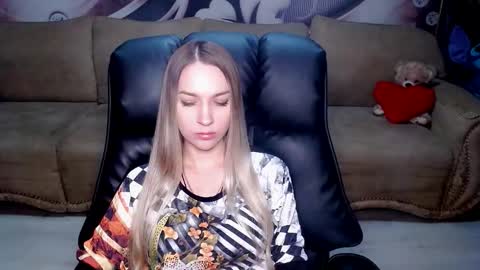 private open online show from November 10, 2025, 5:56 pm