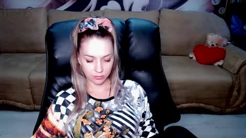 private open online show from April 10, 2026, 2:11 pm