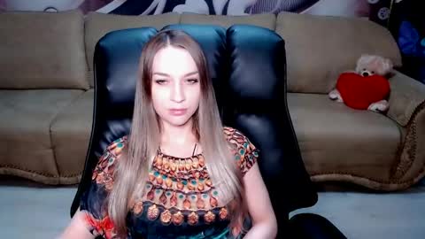 Snapshot of lovellymalina chatting on June 5, 2026, 12:33 pm private open online show from June 5, 2026, 12:33 pm