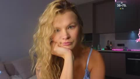 Snapshot of lovely_babyy chatting on July 12, 2026, 11:01 am Jenny online show from July 12, 2026, 11:01 am