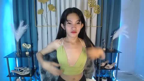BELLA online show from April 12, 2026, 10:15 pm