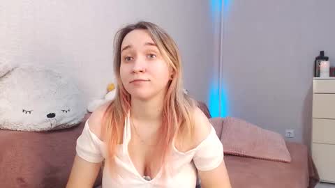 Lovely Hayley online show from November 26, 2025, 10:11 pm