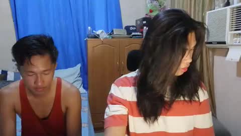 lovely_krizzy online show from April 16, 2026, 7:53 am