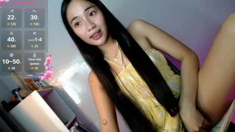 lovely_leah23 online show from May 22, 2026, 9:20 pm