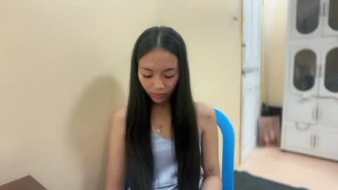 lovely_leah23 online show from July 18, 2026, 9:18 pm