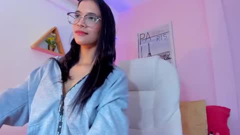Snapshot of lovely_oliviaa chatting on June 23, 2026, 5:22 pm Olivia online show from June 23, 2026, 5:22 pm