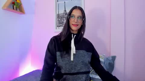 Snapshot of lovely_oliviaa chatting on July 29, 2026, 5:44 pm Olivia online show from July 29, 2026, 5:44 pm