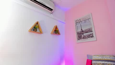 Snapshot of lovely_oliviaa chatting on July 30, 2026, 12:15 pm Olivia online show from July 30, 2026, 12:15 pm