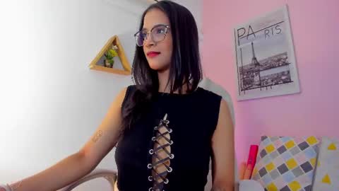 Snapshot of lovely_oliviaa chatting on August 1, 2026, 12:04 pm Olivia online show from August 1, 2026, 12:04 pm