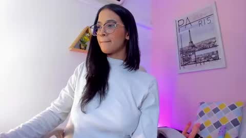 Snapshot of lovely_oliviaa chatting on August 3, 2026, 4:44 pm Olivia online show from August 3, 2026, 4:44 pm