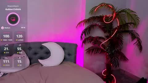 Snapshot of lovely_poppy chatting on December 3, 2024, 4:25 am Lolly online show from December 3, 2024, 4:25 am