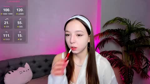 Snapshot of lovely_poppy chatting on December 14, 2024, 3:29 am Lolly online show from December 14, 2024, 3:29 am