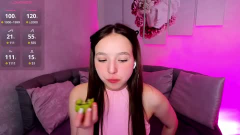 Snapshot of lovely_poppy chatting on February 8, 2025, 7:48 am Lolly online show from February 8, 2025, 7:48 am