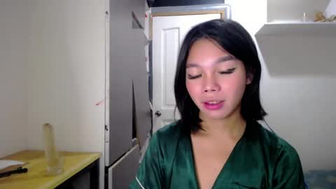 Snapshot of lovely_thea_xoxo chatting on July 27, 2026, 4:19 am Thea online show from July 27, 2026, 4:19 am