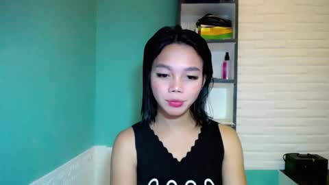 Snapshot of lovely_thea_xoxo chatting on July 28, 2026, 5:47 am Thea online show from July 28, 2026, 5:47 am