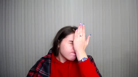 Snapshot of lovelyangel_xx chatting on January 6, 2025, 12:24 pm lovelyangel_xx online show from January 6, 2025, 12:24 pm