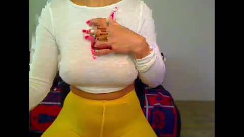 Snapshot of lovelyannasq chatting on November 4, 2025, 10:25 am LovelyAnnaSQ online show from November 4, 2025, 10:25 am