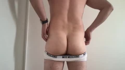 lovelyaussie23 online show from October 25, 2025, 9:20 pm