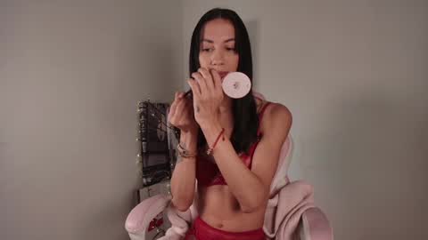 lovelycaroll online show from January 4, 2025, 8:06 am