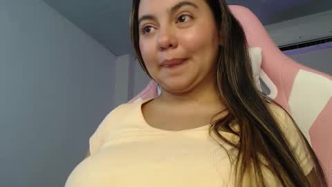 Snapshot of lovelyfunxx chatting on March 8, 2025, 10:11 am Karla and Angel online show from March 8, 2025, 10:11 am