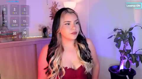 Snapshot of lovelygirl45 chatting on July 4, 2026, 1:23 am Valerie online show from July 4, 2026, 1:23 am