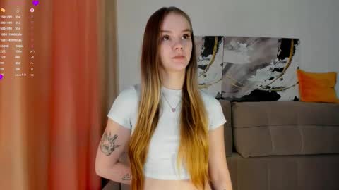 lovelygracee online show from October 4, 2025, 11:52 am
